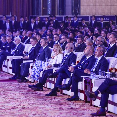 德国足球教练叫什么名字？从足球国度的掌舵人说起