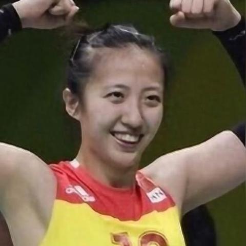 隐形的中坚,自由防守队员在排球比赛中的价值与担当 隐形的中坚,自由防守队员在排球比赛中的价值与担当